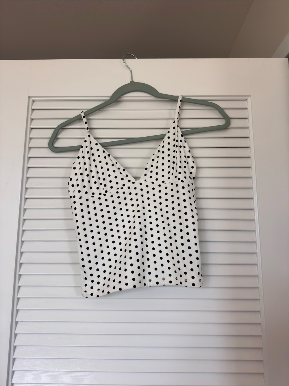 Women Sexy Deep V Neck Fitted Basic Tank Top Cami - Picture 4 of 4